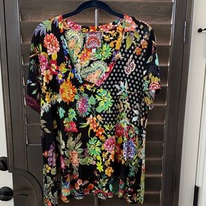 Johnny Was Bright Floral V-Neck Women’s Top - Black